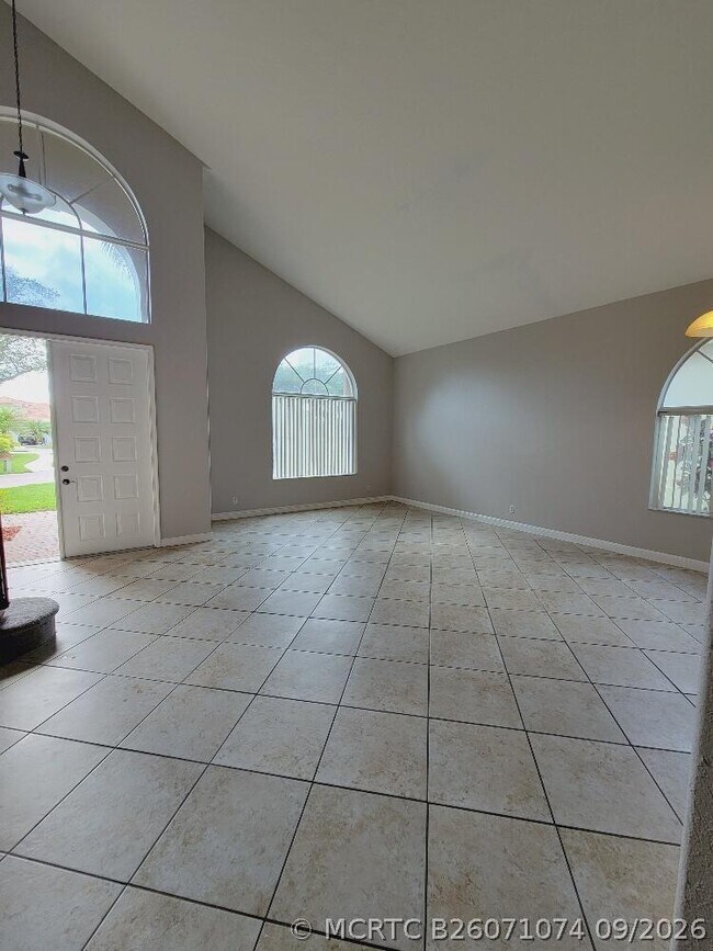 Building Photo - 2620 Sandy Cay