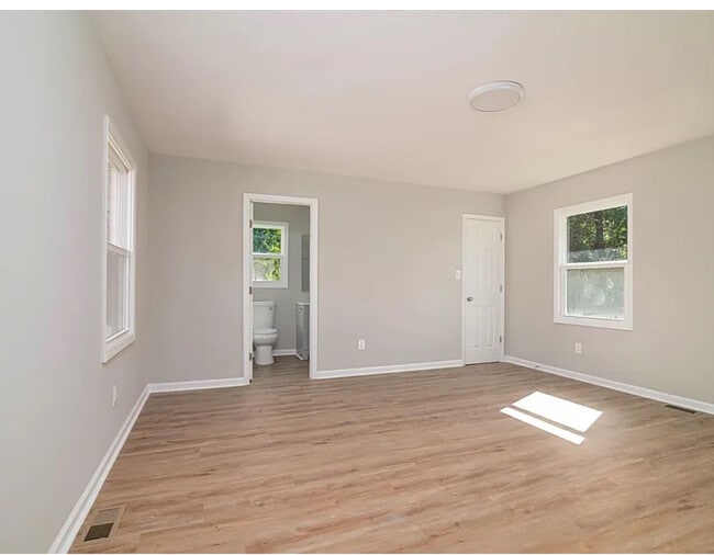 Building Photo - 1062 Glenarden Dr