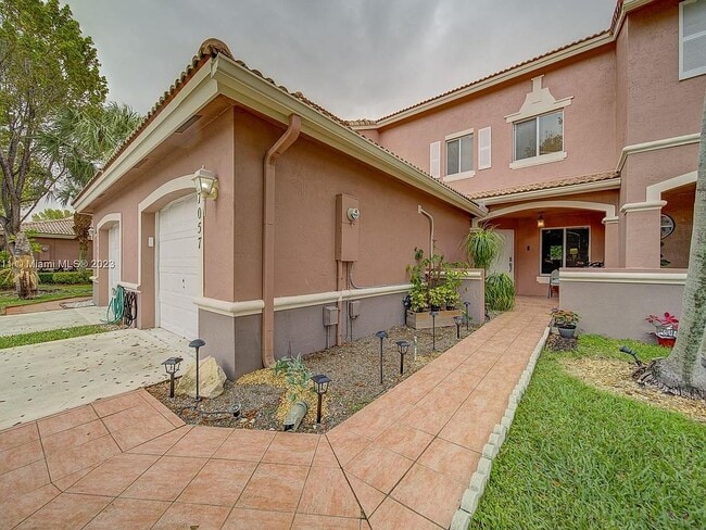 Building Photo - 7057 SW 164th Ct