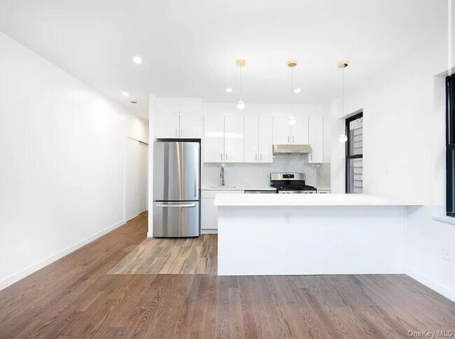Foto del edificio - 2506 Hughes Ave