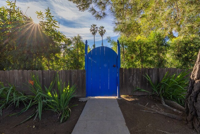 Foto del edificio - Prime Ojai Location!