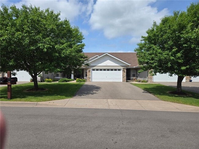 Building Photo - 7445 Timber Crest Dr S