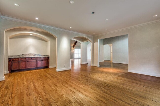 Building Photo - 10625 Lennox Ln