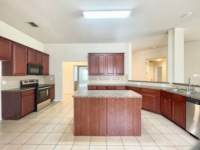 Foto del edificio - 4 Bedroom 1 story Duncanville ISD