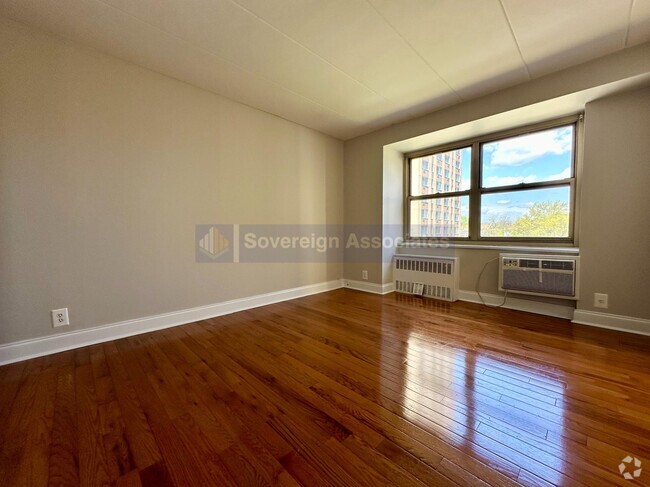 Building Photo - 111 N 3rd Ave