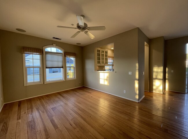 Building Photo - Corner Gorgeous Condo in Ladera Ranch!