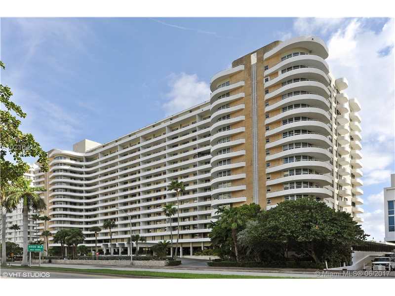 Edificio - 5555 Collins Ave