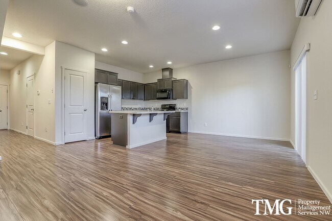 Building Photo - Gorgeous 3BD Townhome in Fantastic Hazel Dell Location!  Don't miss out!
