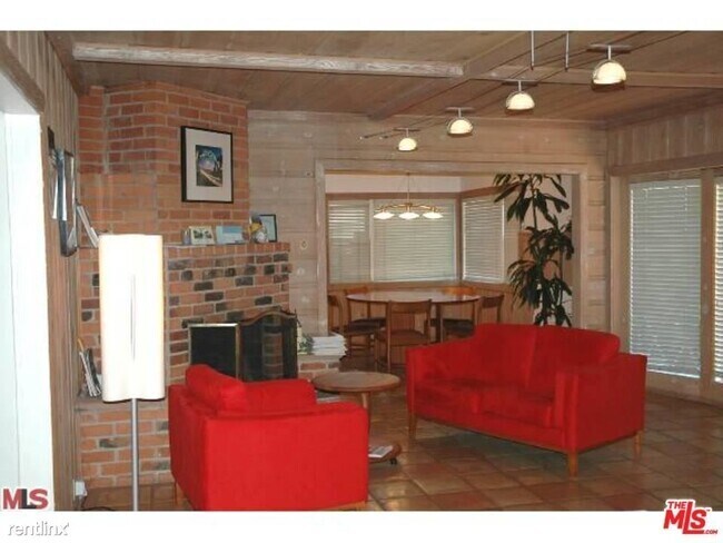 Primary Photo - 2911 Colorado Ave