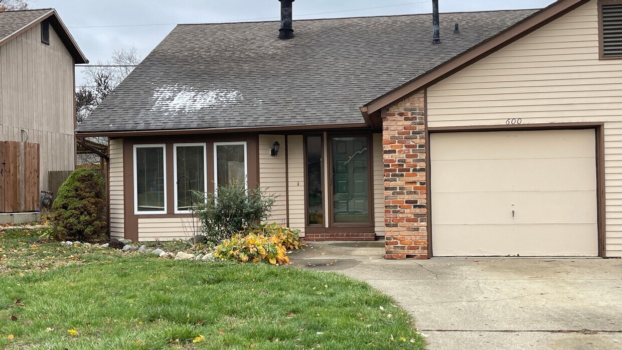 Primary Photo - Condo…2 bedroom 2 bath