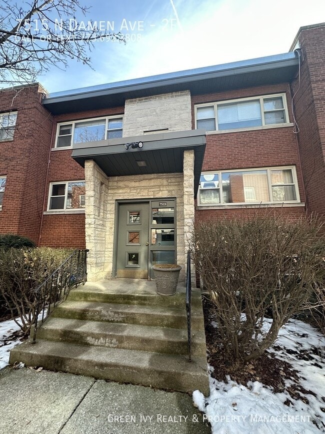 Building Photo - 7515 N Damen Ave