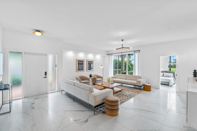 Building Photo - 5136 Lake Catalina Dr