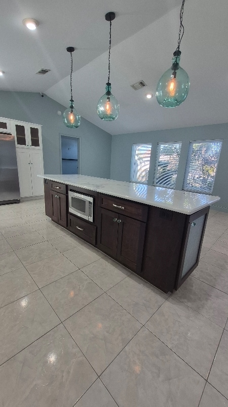 Foto del edificio - 614 Caribou Ct