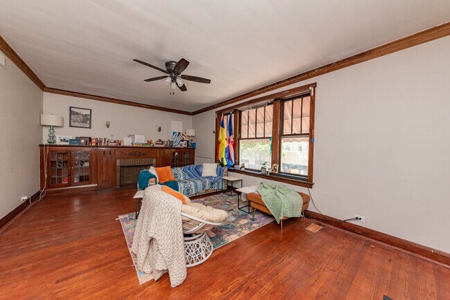 Foto del edificio - 3310 W Armitage Ave