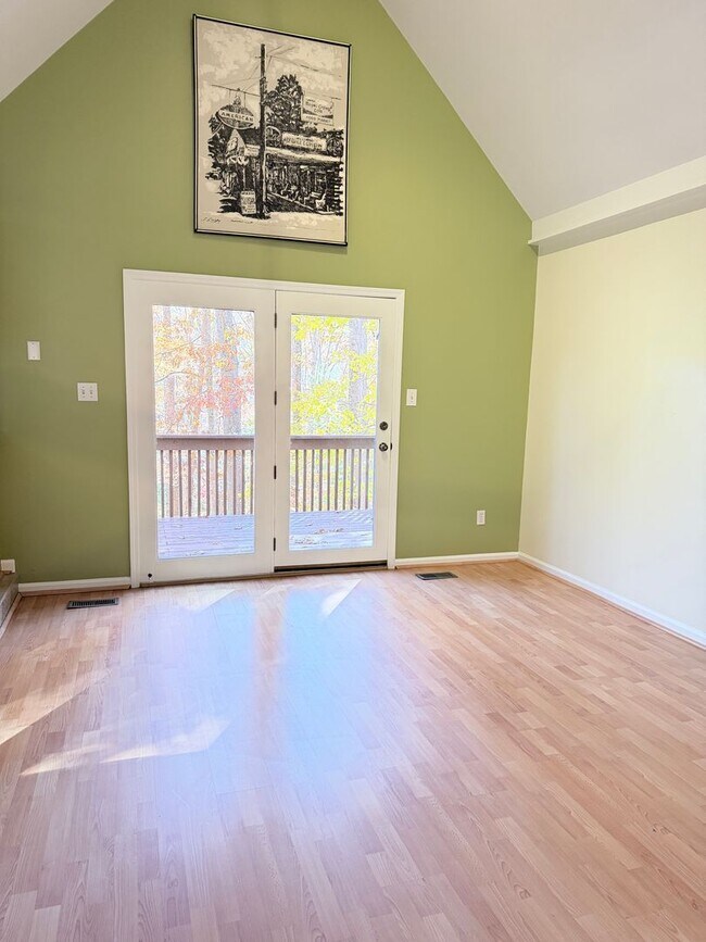 Building Photo - North Asheville, Private home with wooded lot, Asheville City Schools