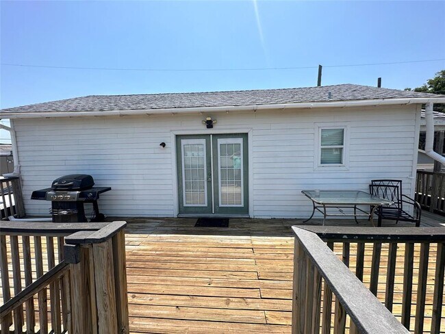 Building Photo - 4511 Avenue R 1/2 Rear