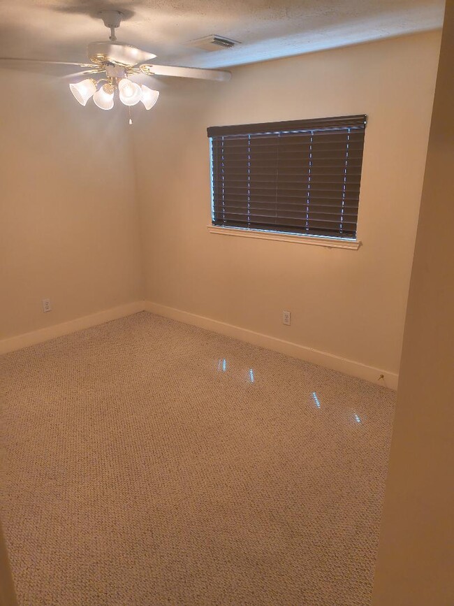 Building Photo - 6134 Spruce Bough Ct