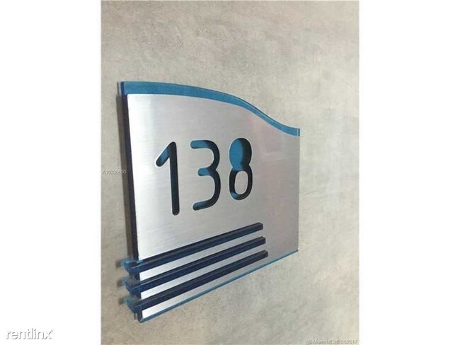 Foto del edificio - 2950 NE 188th St
