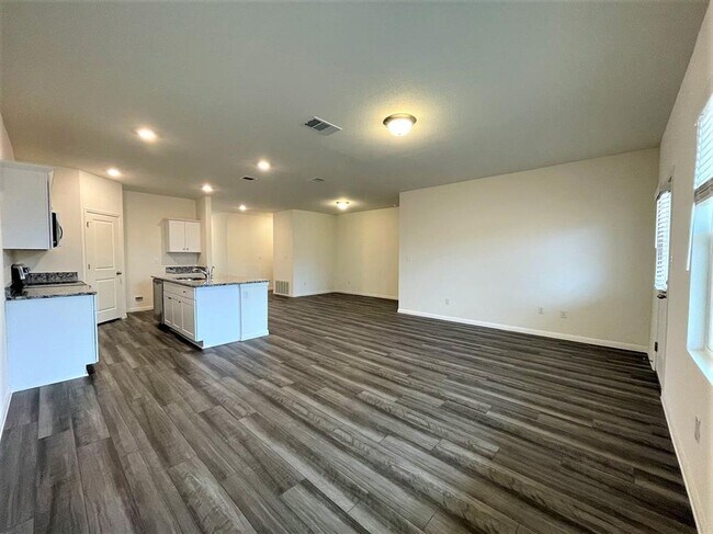 Foto del edificio - 298 Wren Ln