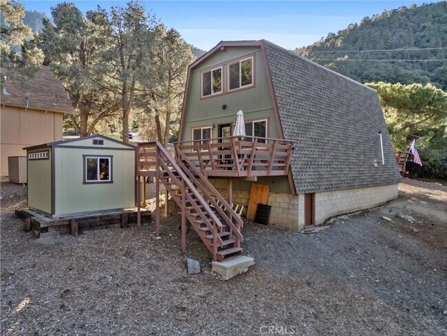 Building Photo - Clean Gambrel Style Cabin in Pine Mountain Club - Available for Immediate Lease, Fully Furnished ...