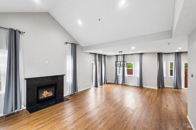 Foto del edificio - 4 Courtney Ln