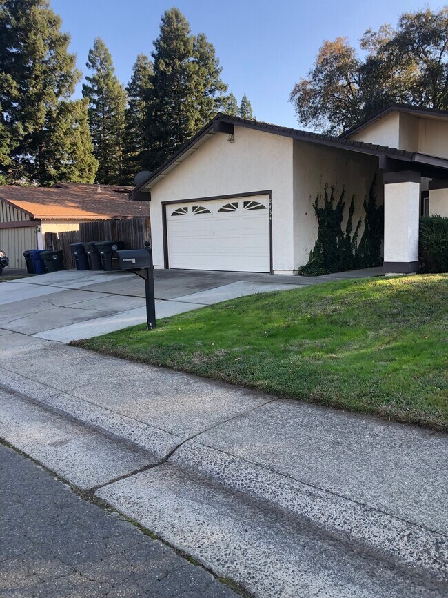 Foto del edificio - 8434 Jonquil Way