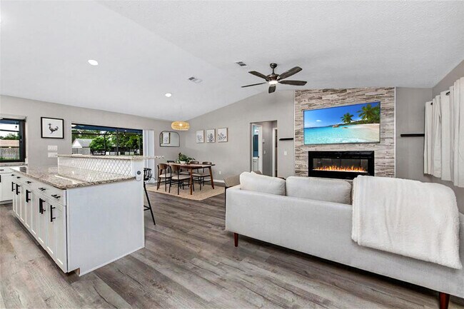 Building Photo - 1481 SW Gastador Ave