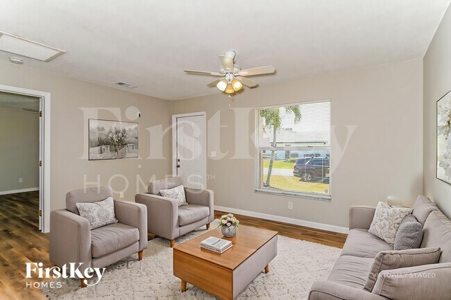 Foto del edificio - 325 NE 23rd Ave