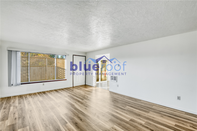 Building Photo - 14904 SE Arista Dr