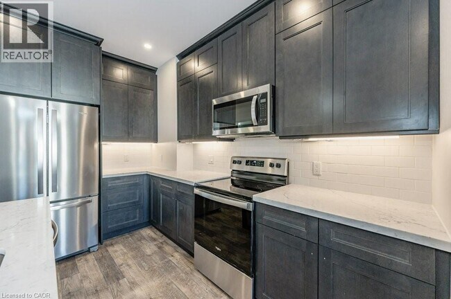 Photo du bâtiment - 153 Wentworth Ave