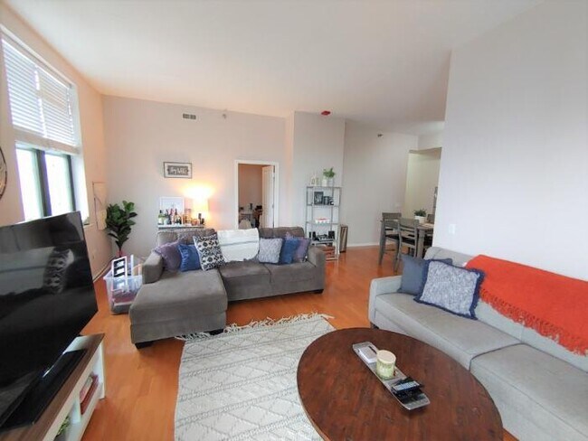 Foto del edificio - 3 bedroom in CHICAGO IL 60605