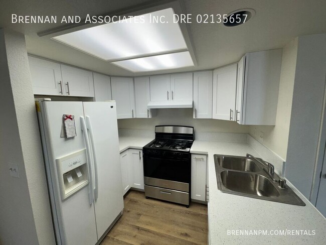 Building Photo - Renovated 3-Bedroom, 2-Bath Apartment with...