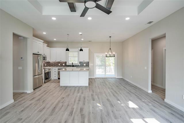 Building Photo - 828 Corral Dr