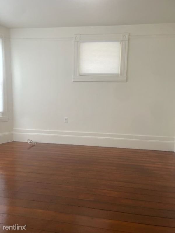 Building Photo - 1 br, 1 bath Duplex - 685 33rd St Unit B