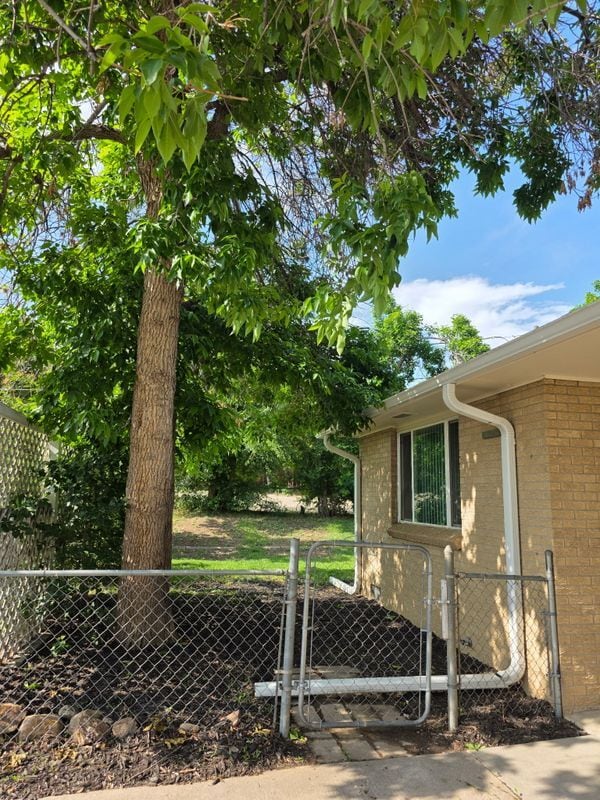 Building Photo - 7942 Meade St