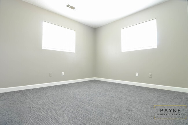 Building Photo - 4201 Rosemont Dr #4