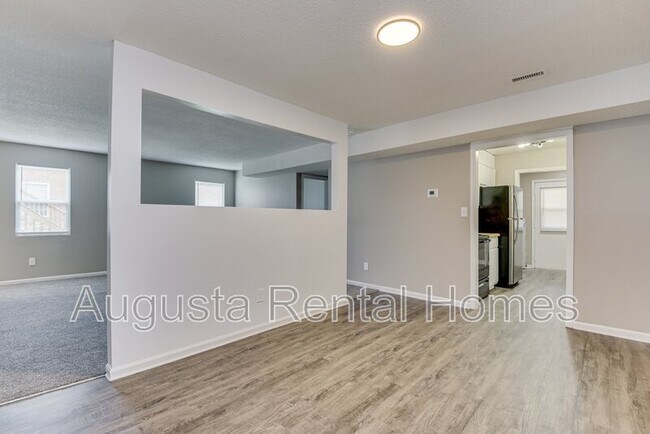 Foto del edificio - 3029 Old Powderhouse Rd
