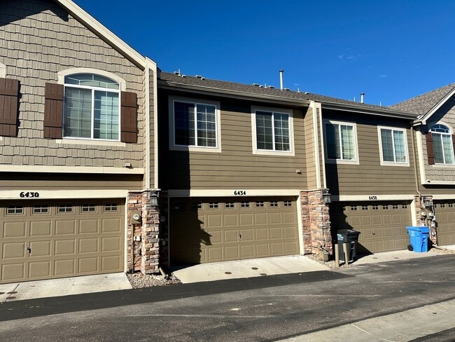 Foto del edificio - 2 Bedroom townhome in School District 20 w...