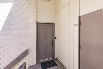 Building Photo - 6053 E Peppertree Way