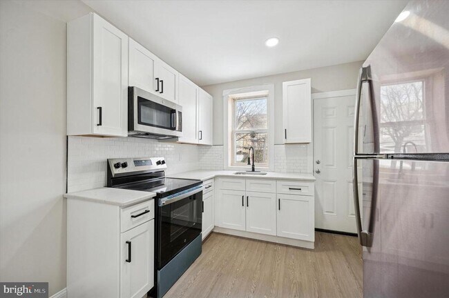 Foto del edificio - 2165 Conlyn St