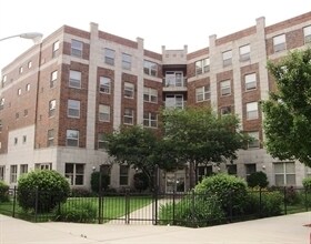 Foto principal - 9102 S Burley Ave