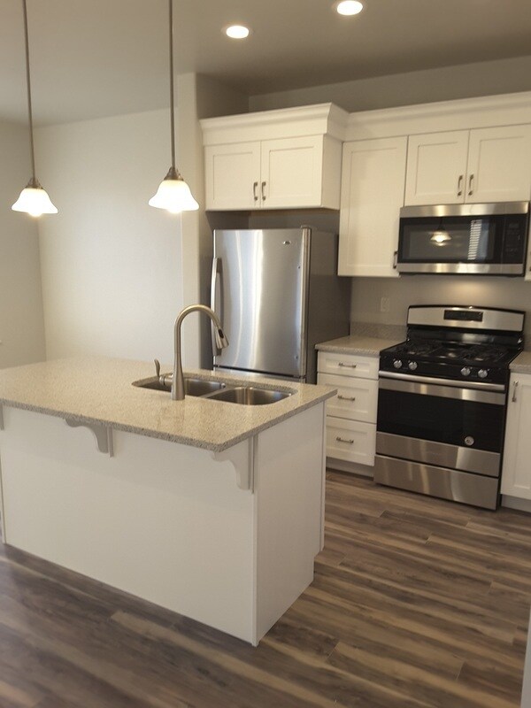 Foto del edificio - 217 Whitewater Dr