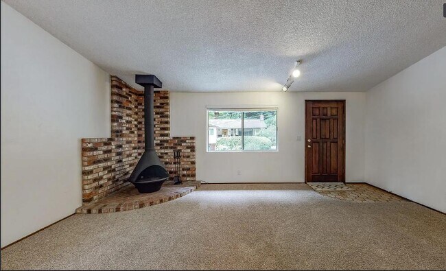 Foto del edificio - 948 Shirley Blvd