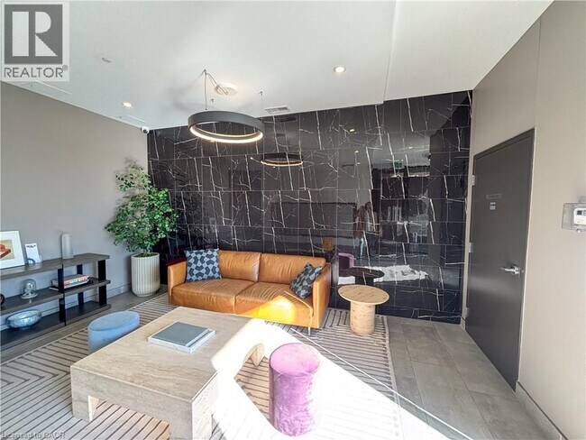 Photo du bâtiment - 100 Garment St