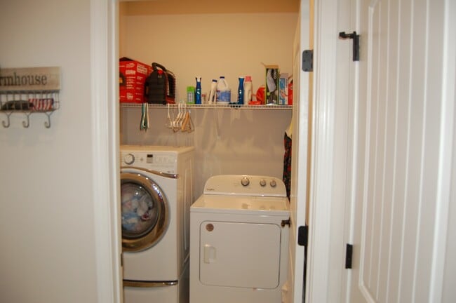 Foto del edificio - 4315 Socata Ct