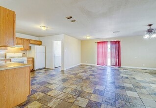 Building Photo - 3990 E Syracuse Dr