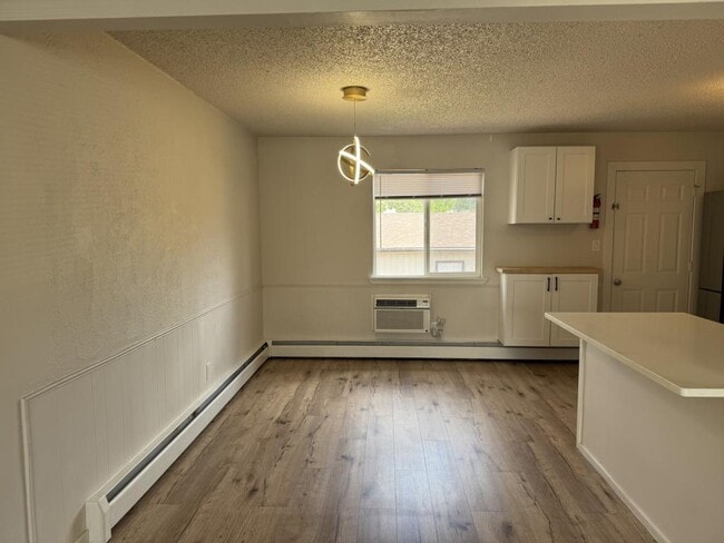 Building Photo - 3068 S Delaware St