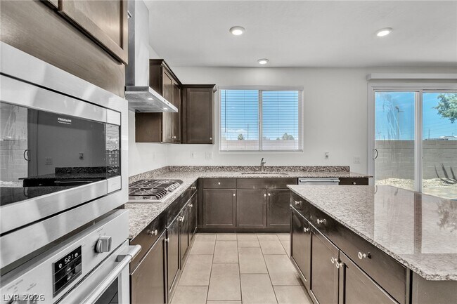 Foto del edificio - 5344 Jade Crystal Ave