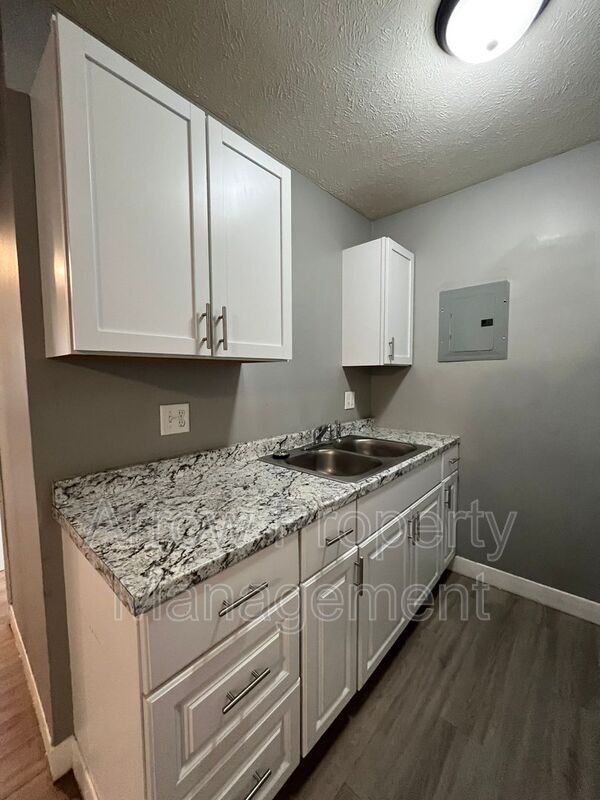 Building Photo - 1730 G St