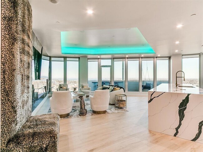 Foto del edificio - 5900 Mosteller Dr